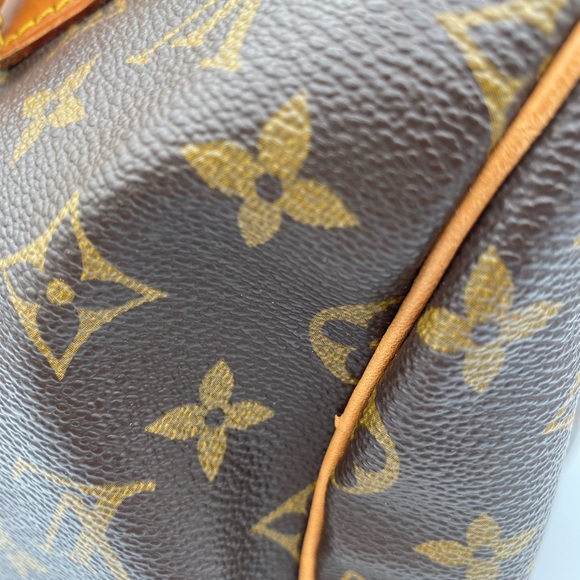 Louis Vuitton Monogram Speedy 30 Handbag - Picture 5 of 10